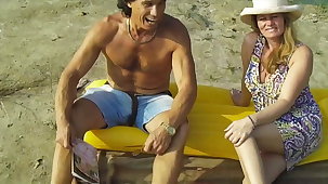 Grown up vacant beach fuck